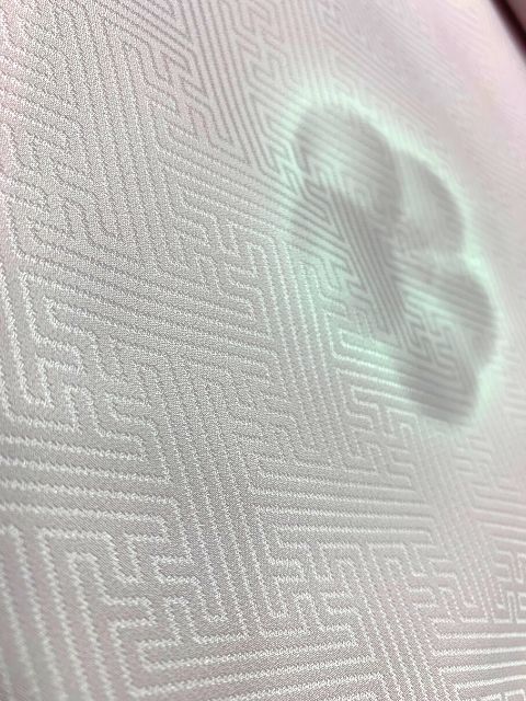 紗綾形の地紋の長襦袢