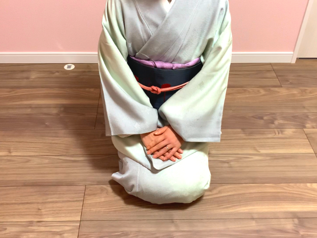 着物での正座の仕方⑦